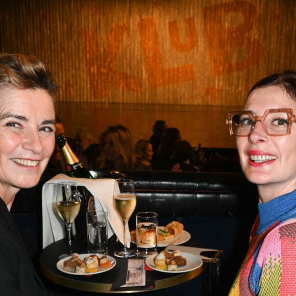 Exclusif - Anne Consigny, Marie-Agnès Gillot - People au spectacle "Cabaret" lors de la soirée de réouverture du Lido à Paris le 1er décembre 2022. © Coadic Guirec/Bestimage 