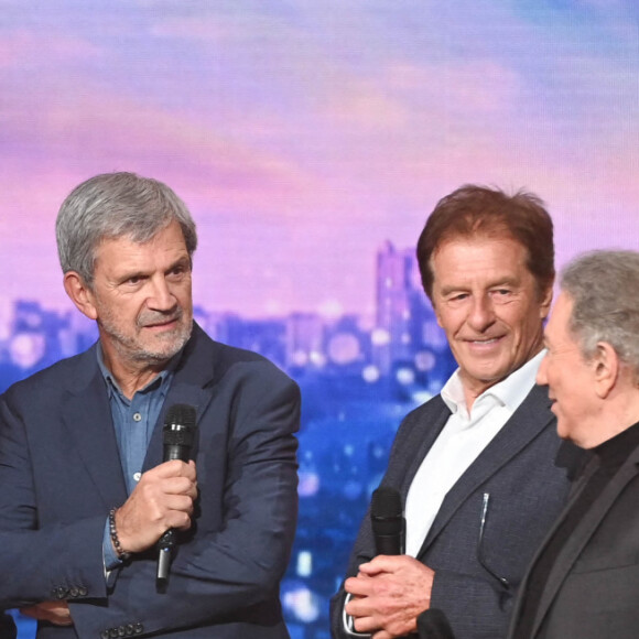 Kev Adams, Claude Sérillon, Sophie Davant, Patrick Chêne, Henri Sannier et Michel Drucker - 36ème Edition du Téléthon à Paris. Le 2 décembre 2022 © Coadic Guirec / Bestimage