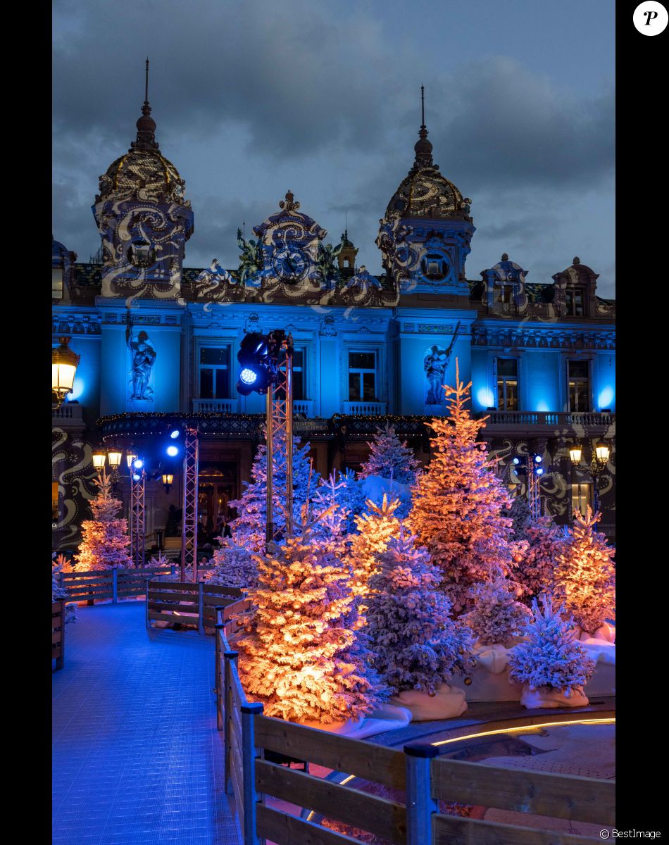 Illustration - Inauguration des illuminations de Noël du casino de Monte-Carlo à Monaco. Le 2 décembre 2022