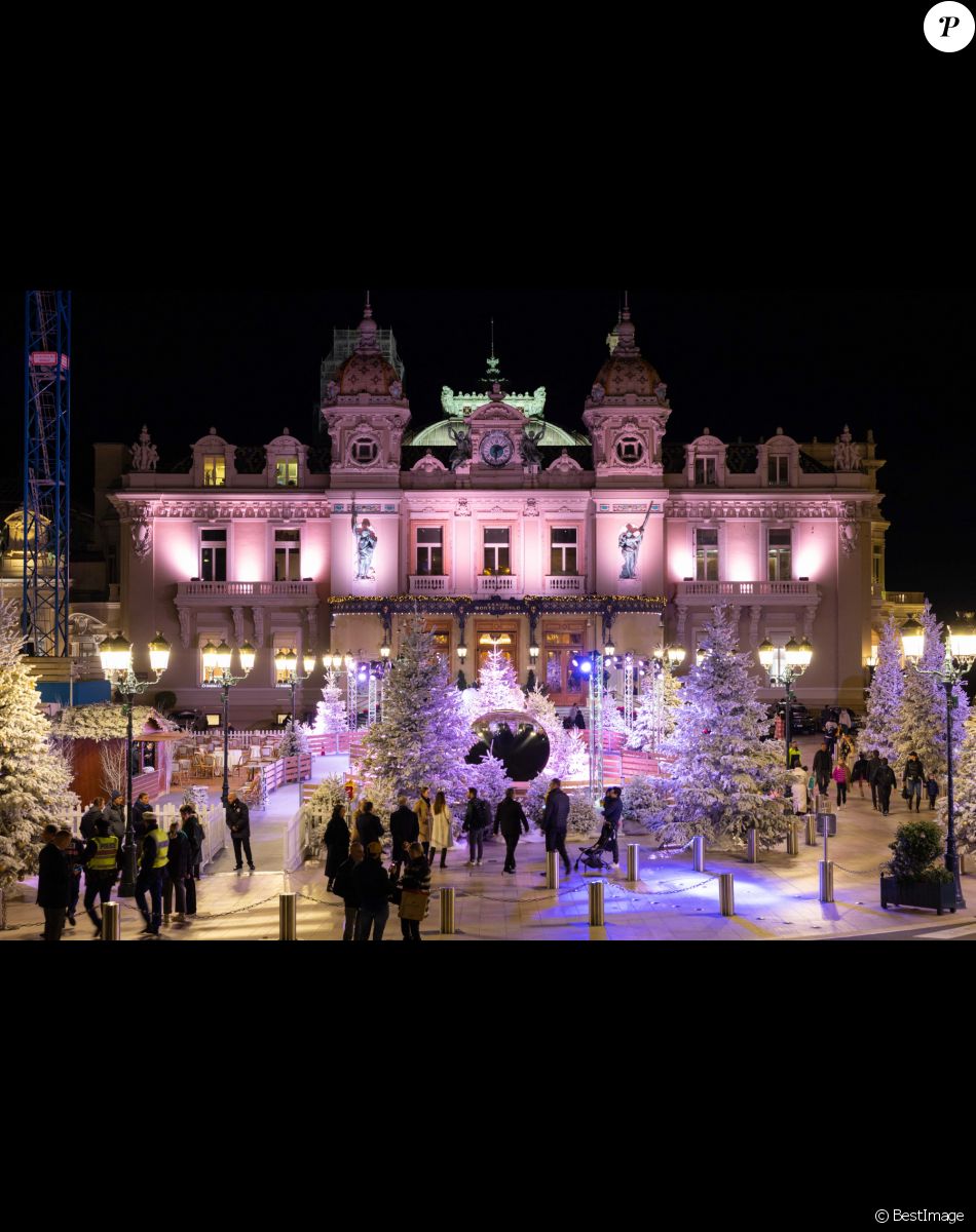 Illustration - Inauguration des illuminations de Noël du casino de Monte-Carlo à Monaco. Le 2 décembre 2022