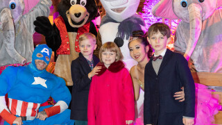 Raphaël Elmaleh si chic à 8 ans : le fils de Charlotte Casiraghi et Gad Elmaleh avec un noeud papillon à Monaco !