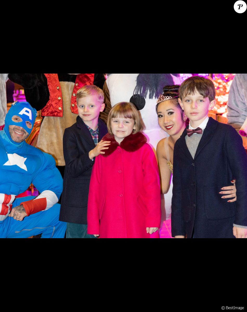 Le prince Jacques et la princesse Gabriella, Raphaël Elmaleh - Inauguration des illuminations de Noël du casino de Monte-Carlo à Monaco. Le 2 décembre 2022