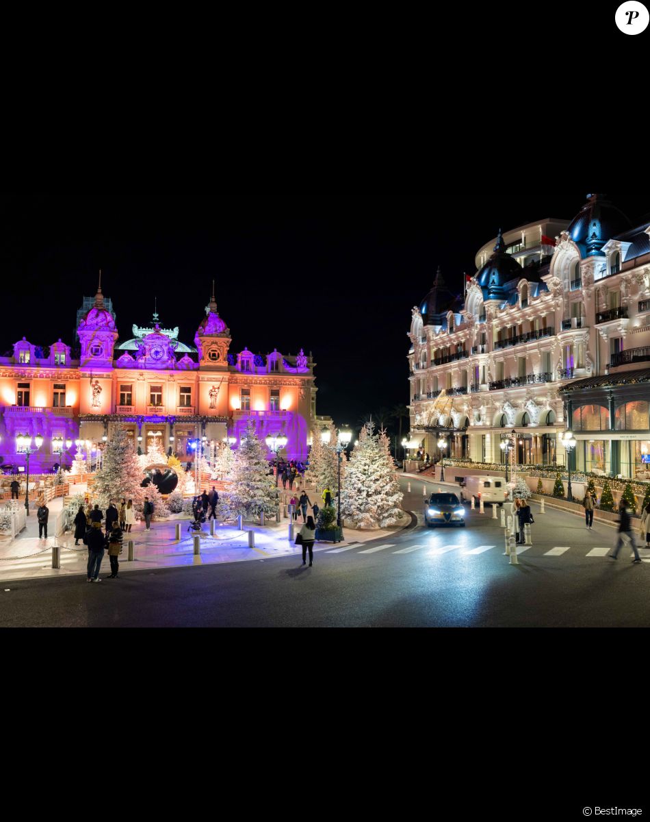 Illustration - Inauguration des illuminations de Noël du casino de Monte-Carlo à Monaco. Le 2 décembre 2022