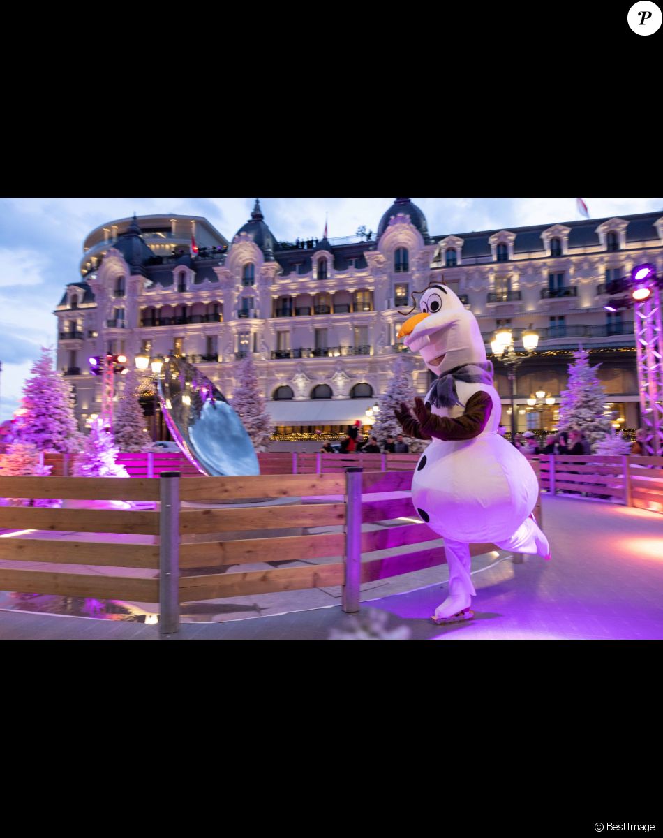 Illustration - Inauguration des illuminations de Noël du casino de Monte-Carlo à Monaco. Le 2 décembre 2022