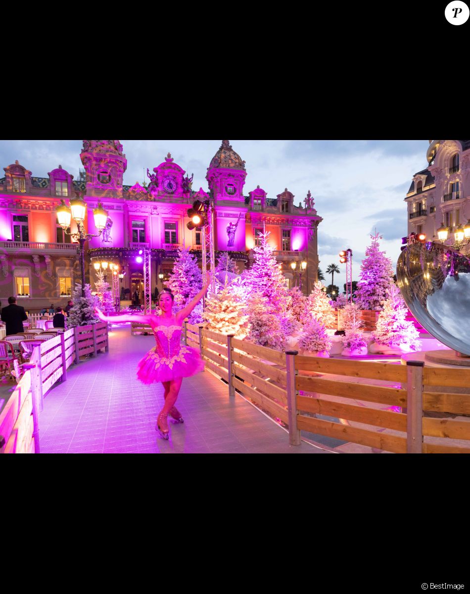 Illustration - Inauguration des illuminations de Noël du casino de Monte-Carlo à Monaco. Le 2 décembre 2022