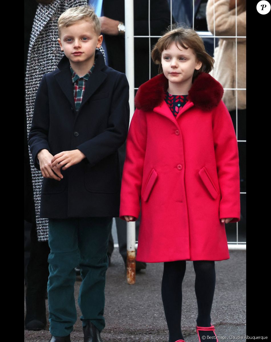 Le prince Jacques et la princesse Gabriella de Monaco lors de l'inauguration du marché de Noël à Monaco. Le 2 décembre 2022. © Claudia Albuquerque / Bestimage