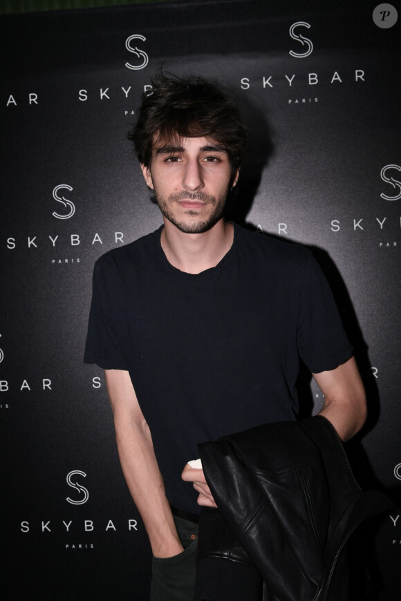 Ben Attal - Soirée pour l'ouverture du Skybar de l'hôtel Pullmann Montparnasse à Paris le 28 juin 2022. © Rachid Bellak/Bestimage 