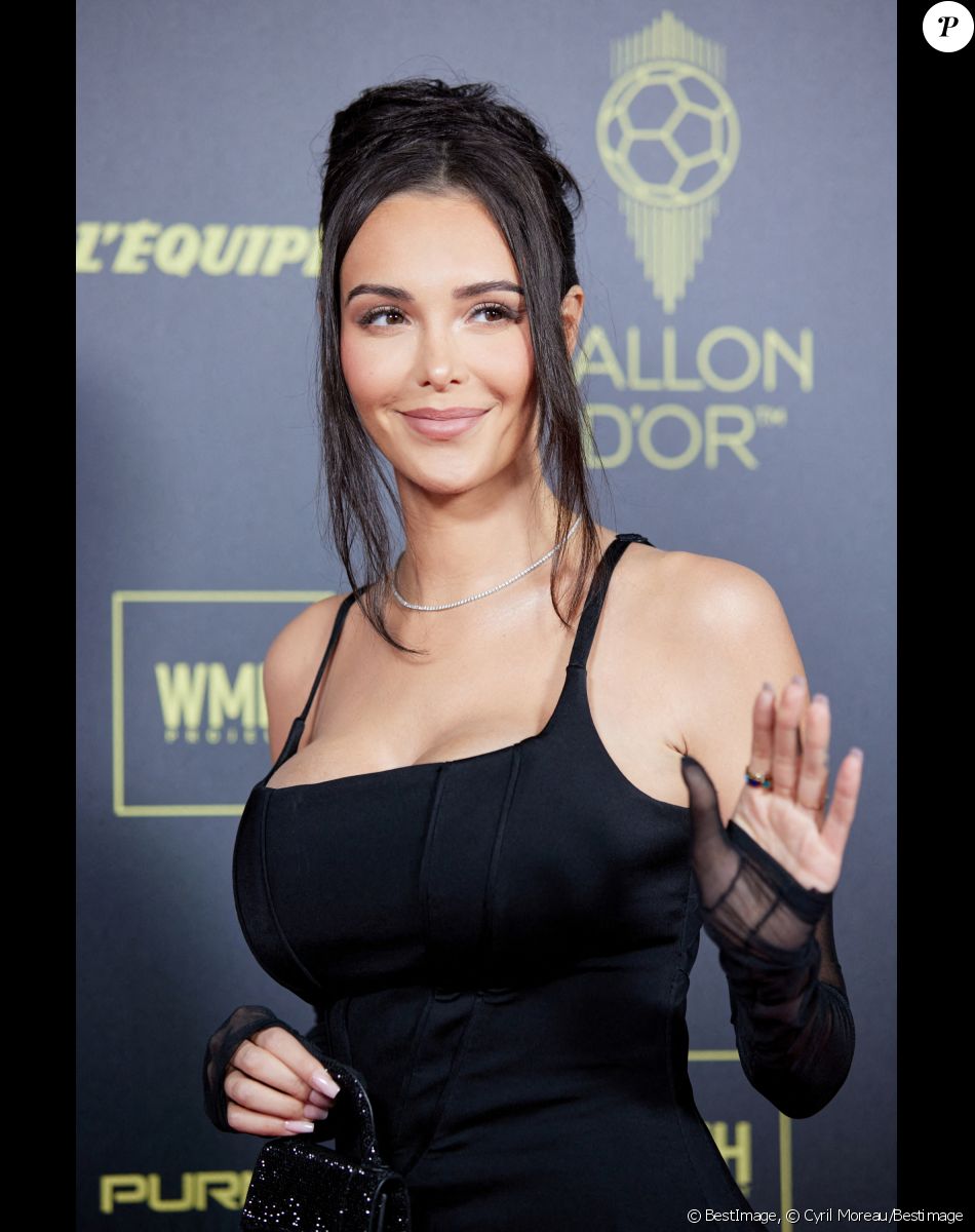 Nabilla Vergara - Photocall de la 66ème cérémonie du Ballon d'Or au Théâtre du Chatelet à Paris le 17 octobre 2022. © Cyril Moreau/Bestimage