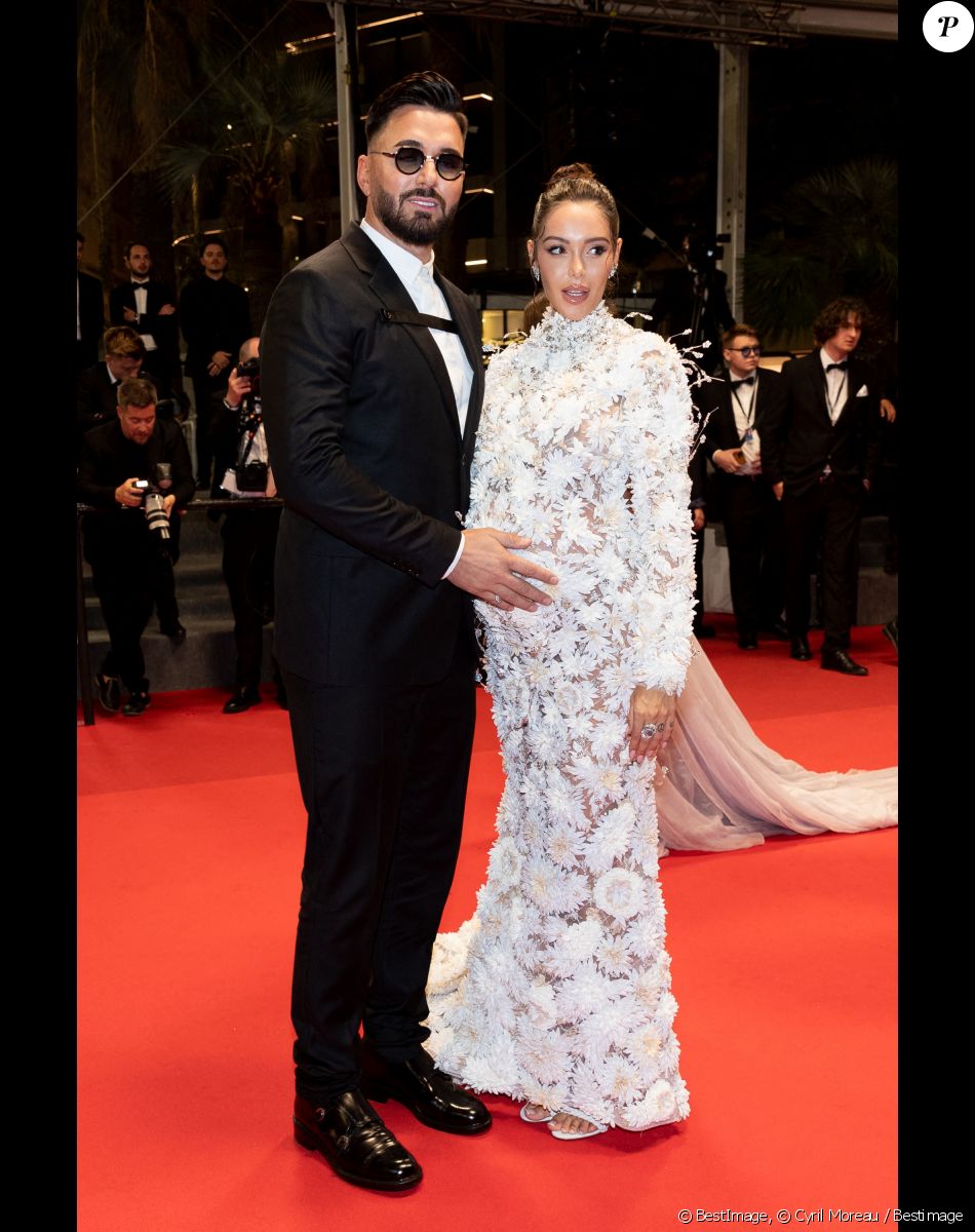 Thomas Vergara et sa femme Nabilla Benattia (enceinte) - Montée des marches du film " Stars At Noon " lors du 75ème Festival International du Film de Cannes. Le 25 mai 2022 © Cyril Moreau / Bestimage