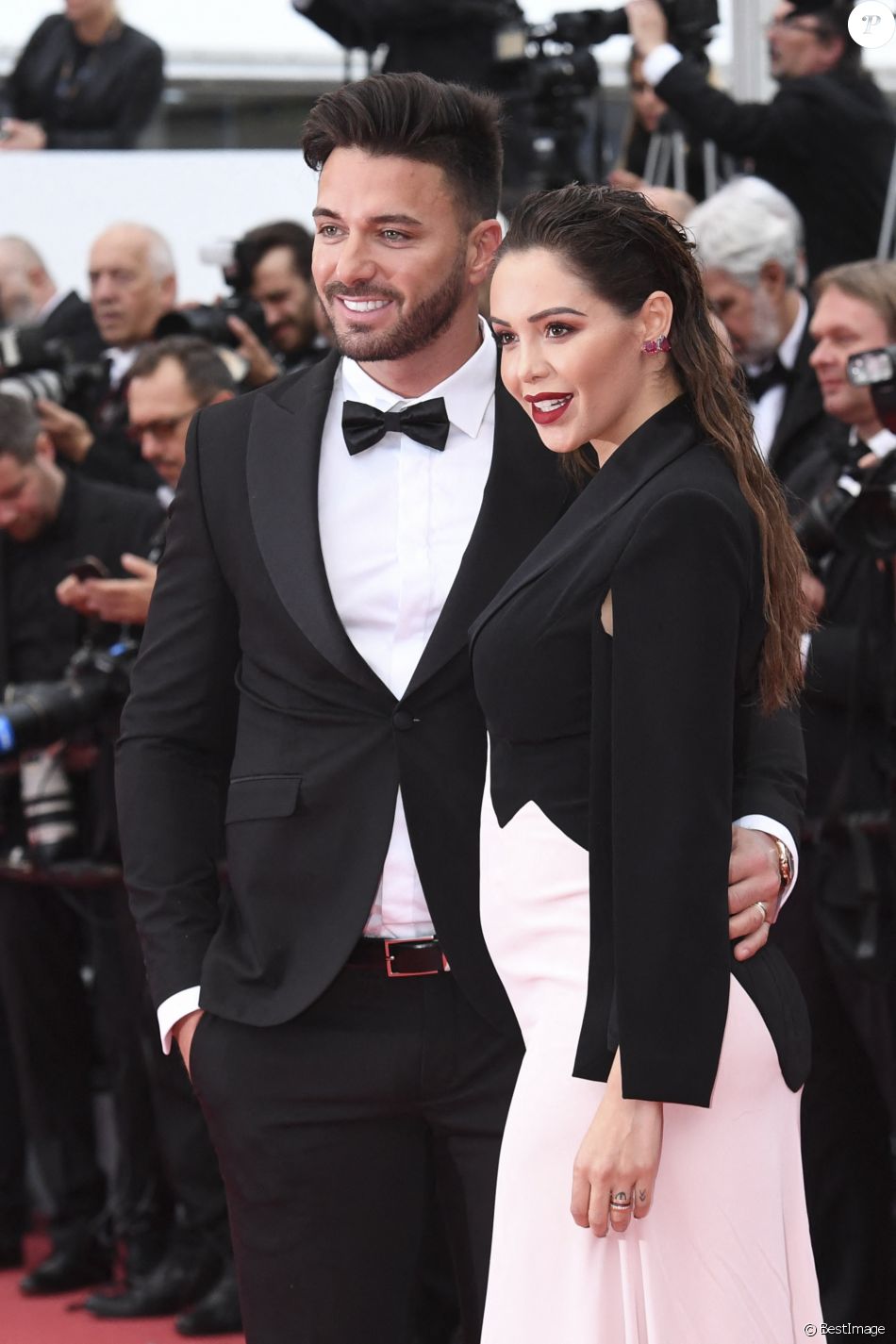 Nabilla Benattia (enceinte) et son mari Thomas Vergara - Montée des marches du film &quot;A Hidden Life&quot; lors du 72ème Festival International du Film de Cannes, le 19 mai 2019.   