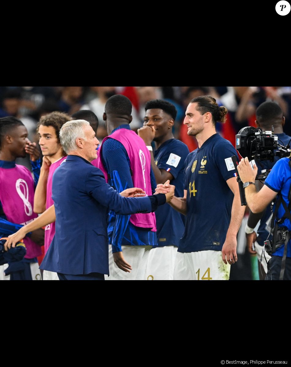 Didier Deschamps (entraineur et sélectionneur de l'équipe de France), Adrien Rabiot - Match de football de la Coupe du Monde FIFA Qatar 2022 : la France bat la Pologne 3 à 1 en 8ème de finale au Al Thumama Stadium à Doha. © Philippe Perusseau / Bestimage