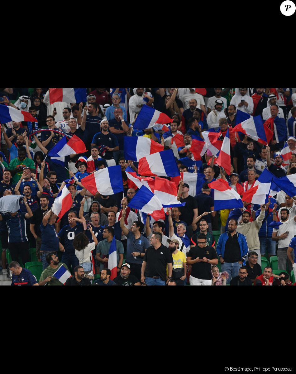 Les supporters du match de football "France - Pologne" (3-1) lors de la Coupe du Monde 2022 au Qatar (FIFA World Cup Qatar 2022) le 4 décembre 2022. © Philippe Perusseau / Bestimage