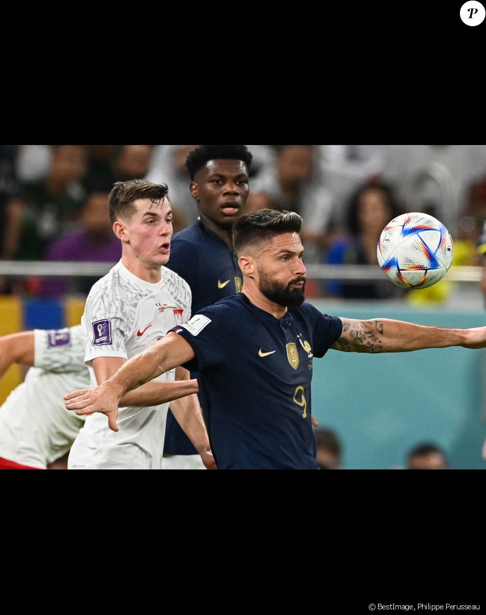 Jakub Kamiński, Olivier Giroud - Match de football de la Coupe du Monde FIFA Qatar 2022 : la France bat la Pologne 3 à 1 en 8ème de finale au Al Thumama Stadium à Doha le 4 décembre 2022. © Philippe Perusseau / Bestimage