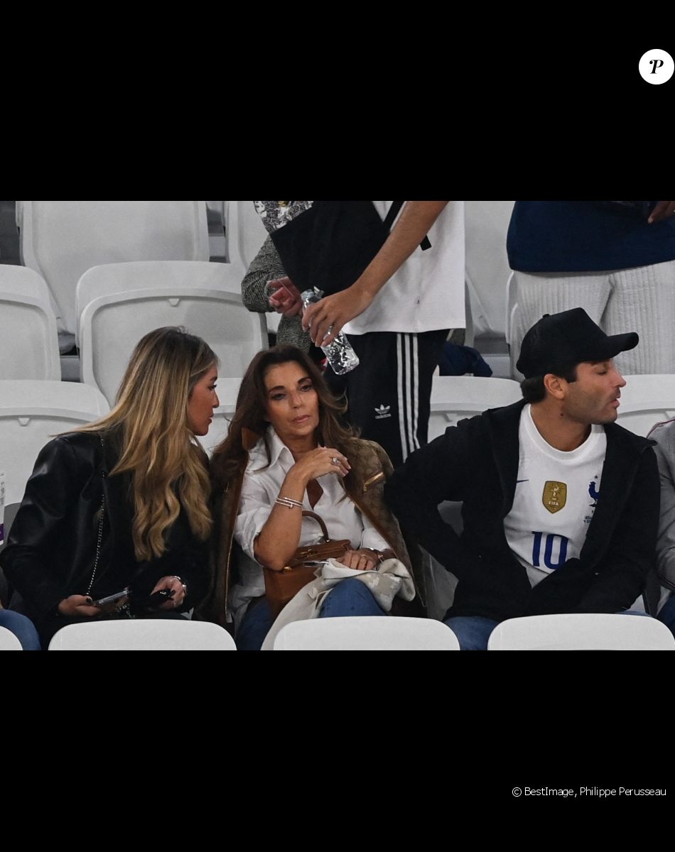 Mathilde Cappelaere, la compagne de Dylan Deschamps, Claude Deschamps, la femme de D.Deschamps - Femmes et compagnes des joueurs lors du match "France - Pologne" (3-1) lors de la Coupe du Monde 2022 au Qatar (FIFA World Cup Qatar 2022) le 4 décembre 2022. © Philippe Perusseau / Bestimage