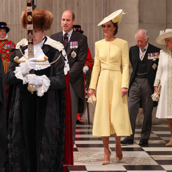Le prince William, duc de Cambridge, et Catherine (Kate) Middleton, duchesse de Cambridge, Le prince Charles, prince de Galles, et Camilla Parker Bowles, duchesse de Cornouailles - - Les membres de la famille royale et les invités lors de la messe célébrée à la cathédrale Saint-Paul de Londres, dans le cadre du jubilé de platine (70 ans de règne) de la reine Elisabeth II d'Angleterre. Londres, le 3 juin 2022. 