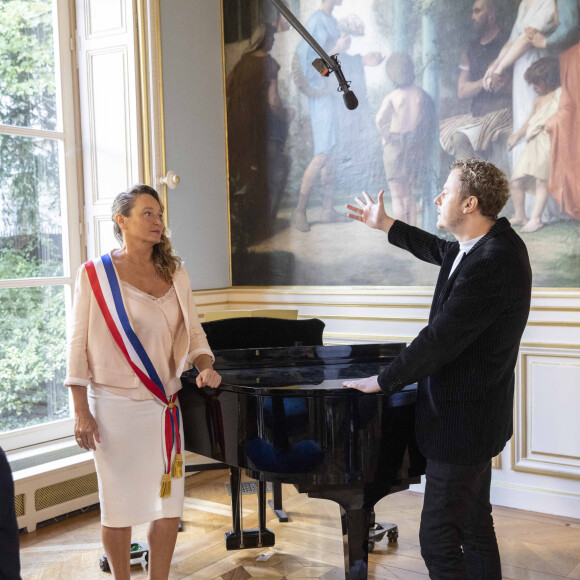 Exclusif - Julie Ferrier et Norman Thavaud - Tournage du téléfilm "Ils s'aiment... enfin presque" sur TF1. © Cyril Moreau / Bestimage