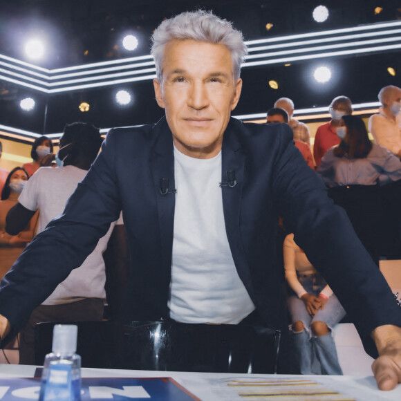 Benjamin Castaldi - Sur le plateau de l'émission TPMP (Touche Pas à Mon Poste) présentée en direct par C.Hanouna le 08/02/22 en direct sur C8 - Paris le 08/02/22 © Jack Tribeca / Bestimage