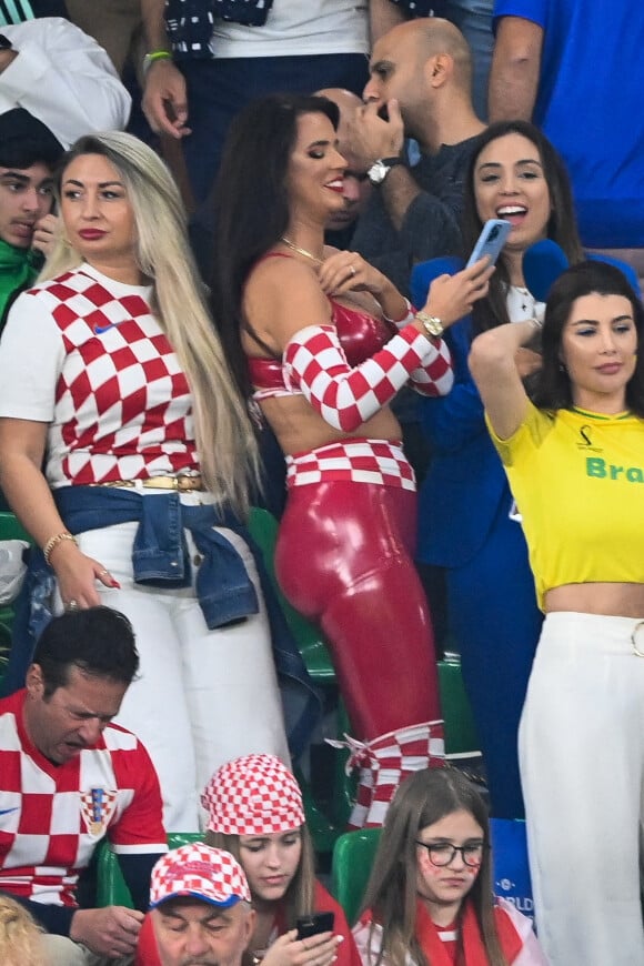 Ivana Knöll, la supportrice croate au match de football de quart de finale opposant le Brésil à la Croatie lors de coupe de Monde au stade Education City à Al Rayyan au Qatar © Philippe Perusseau/Bestimage 