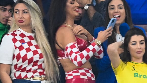 Coupe du monde Brésil-Croatie : Ivana Knoll ultra-sexy en latex, elle se fait arrêter par la sécurité au Qatar