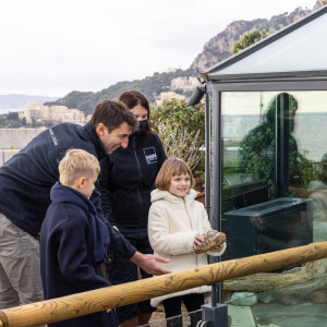 Le Prince Albert II et la Princesse Charlène de Monaco, accompagnés de leurs enfants Jacques eet Gabriella, au Musée océanographique de Monaco. @ Philippe Fitte via Bestimage