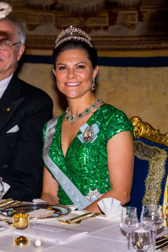 La princesse Victoria de Suède - La famille royale de suède au dîner lors de la cérémonie de remise des Prix Nobel à Stockholm le 11 décembre 2022. 