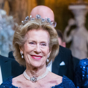 Madeleine Bernadotte et Bernhard Mach - La famille royale de suède au dîner lors de la cérémonie de remise des Prix Nobel à Stockholm le 11 décembre 2022. 