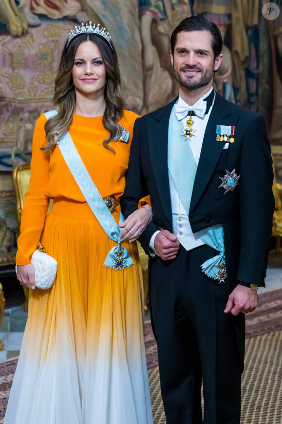 Le prince Carl Philip de Suède et la princesse sofia (Hellqvist) - La famille royale de suède au dîner lors de la cérémonie de remise des Prix Nobel à Stockholm le 11 décembre 2022. 