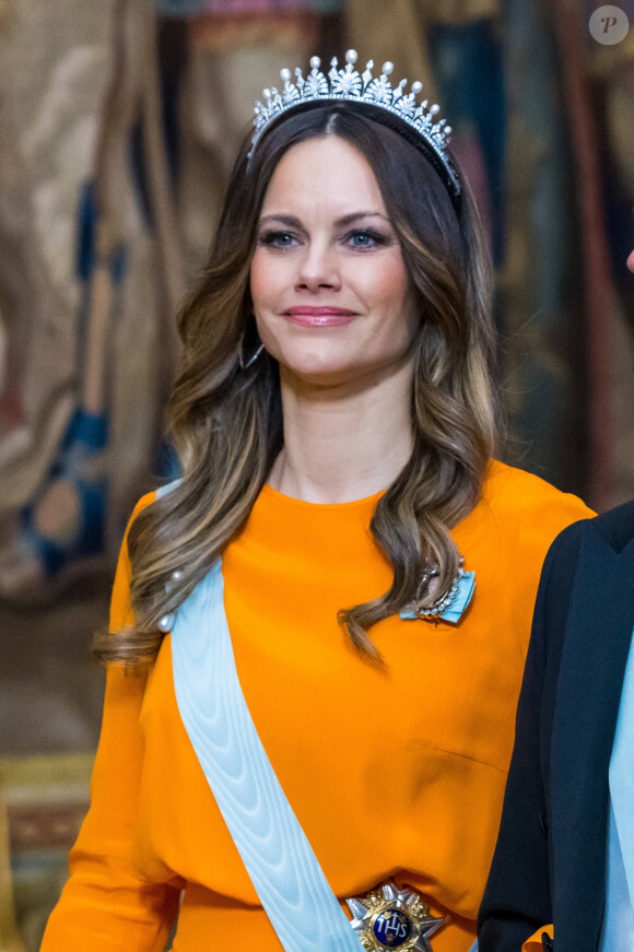 la princesse sofia (Hellqvist) - La famille royale de suède au dîner lors de la cérémonie de remise des Prix Nobel à Stockholm le 11 décembre 2022. 