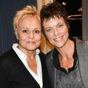 Muriel Robin et sa femme Anne Le Nen - Remise du prix "Fonds de dotation Line Renaud-Loulou Gasté" pour la recherche médicale à la Maison de la Recherche à Paris. © Coadic Guirec/Bestimage 