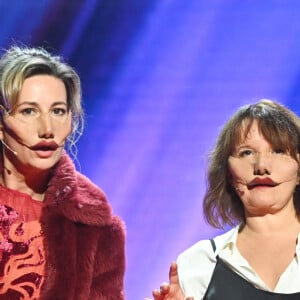 Exclusif - Virginie Hocq et Anne Roumanoff - Anne Roumanoff fête ses 35 ans de carrière avec le spectacle "Anne Roumanoff & Co s'amusent" à l'Olympia de Paris le 4 décembre 2022. © Coadic Guirec/Bestimage