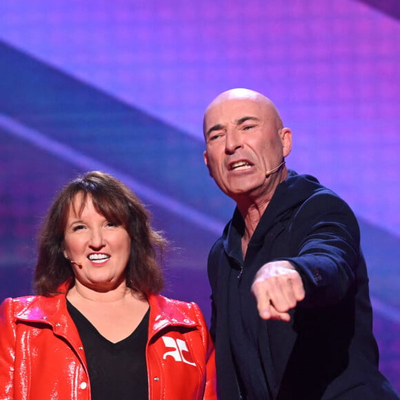 Exclusif - Anne Roumanoff et Nicolas Canteloup - Anne Roumanoff fête ses 35 ans de carrière avec le spectacle "Anne Roumanoff & Co s'amusent" à l'Olympia de Paris le 4 décembre 2022. © Coadic Guirec/Bestimage