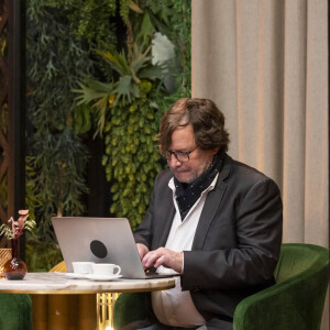 Exclusif - Pierre Palmade, François Rollin - Jour 6 - Plateau - Enregistrement de l'émission "Le grand restaurant,  la guerre de l'étoile ", diffusée le 15 décembre sur M6 © Cyril Moreau / Bestimage