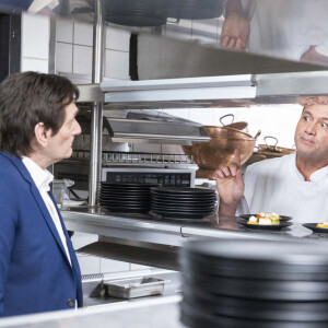 Exclusif -  Pierre Palmade, Jean Leduc - Jour 2 - Plateau - Enregistrement de l'émission "Le grand restaurant,  la guerre de l'étoile ", diffusée le 15 décembre sur M6 © Cyril Moreau / Bestimage