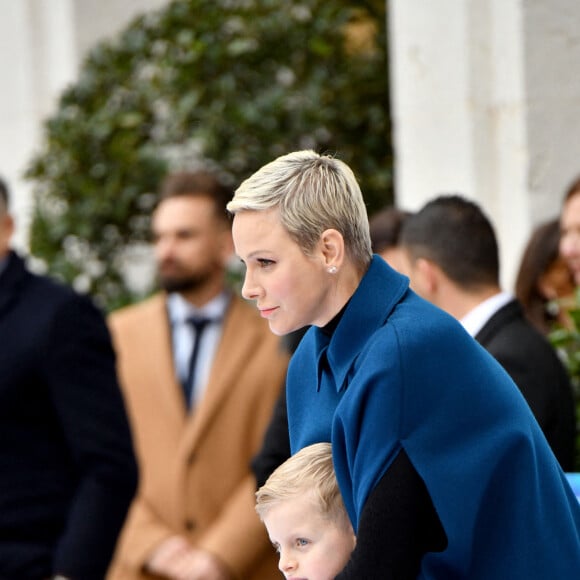 Le traditionnel arbre de Noël du Palais Princier de Monaco en présence du prince Albert II de Monaco, de la princesse Charlene et leurs deux enfants, la princesse Gabriella et le prince Jacques. Le couple princier et leurs enfants ont distribué cadeaux et friandises aux enfants monégasques, dans la cour du Palais, le 14 décembre 2022. © Bruno Bebert / Bestimage 