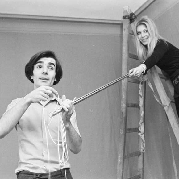 Archives - En France, rendez-vous avec Pierre Arditi et sa femme Florence Giorgetti à leur domicile. Le 2 avril 1970 © Jean Lenoir via Bestimage