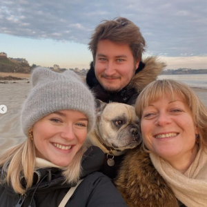 Ivana et Valmont, les enfants de Cauet, avec leur mère Virginie - Instagram