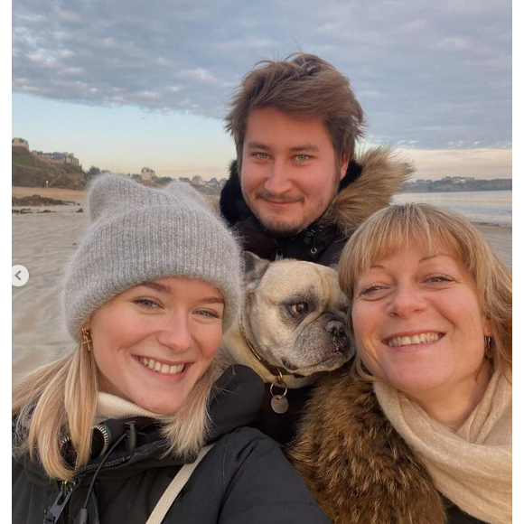 Ivana et Valmont, les enfants de Cauet, avec leur mère Virginie - Instagram
