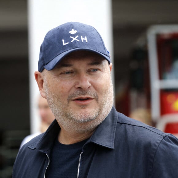 Exclusif - Sébastien Cauet - L'animateur radio de NRJ, Sébastien Cauet retourne à Marle (Aisne), sa ville natale, et inaugure la piscine municipale qui porte son nom. © Claude Dubourg/Bestimage