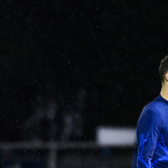 Benjamin Pavard ( France ) - - Entraînement de l'équipe de France de football avant le départ pour la coupe du monde au Qatar, au centre de formation et centre National du Footbal de Clairefontaine le 15 novembre 2022.