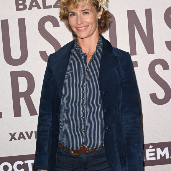 Cecile de France lors du photocall de l'avant première du film "Illusions perdues" au cinéma UGC Normandie à Paris le 4 octobre 2021. © Coadic Guirec / Bestimage