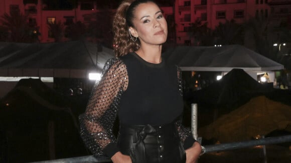 Chimène Badi sublime en mini-jupe en cuir, Camélia Jordana mise sur la couleur... grand concert au Maroc