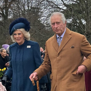 Le roi Charles et Camilla Parker Bowles - La famille royale d'Angleterre au premier service de Noël à Sandringham depuis le décès de la reine Elizabeth II, le 25 décembre 2022.