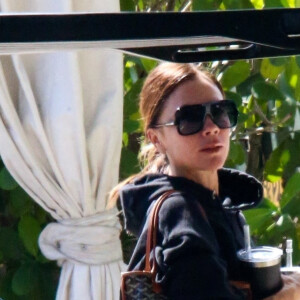 David Beckham et sa femme Victoria profitent d'une journée de détente sur un bateau à Miami. Le 22 octobre 2022
