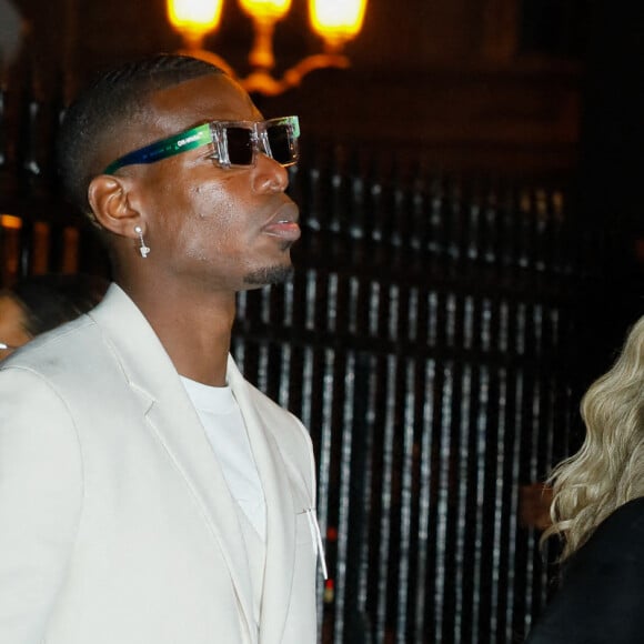 Paul Pogba et sa femme Maria Zulay Salaues - Arrivées et sorties du défilé Off-White Femme Automne/hiver 2022/2023 au palais Brongniart à Paris, France, le 28 février 2022. © Veeren-Christophe Clovis / Bestimage