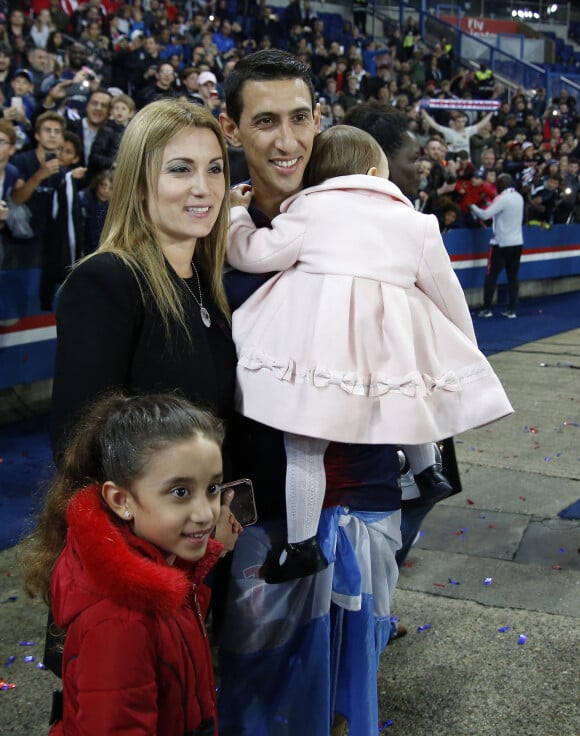 Angel Di María avec sa femme Jorgelina Cardoso et leurs filles - Le PSG célèbre son titre de Champion de France 2019 au Parc ders Princes à Paris, le 18 mai 2019. © Marc Ausset-Lacroix/Bestimage