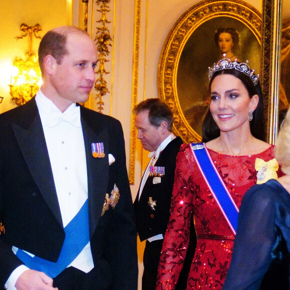 Le prince William, prince de Galles, et Catherine (Kate) Middleton, princesse de Galles - La famille royale d'Angleterre lors de la réception des corps diplômatiques au palais de Buckingham à Londres. 