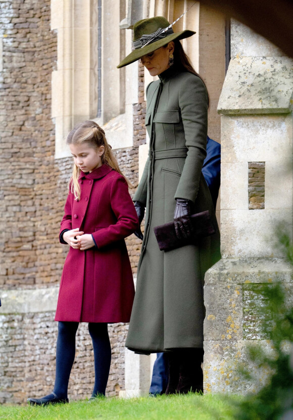 La princesse Charlotte de Galles, et Catherine (Kate) Middleton, princesse de Galles - La famille royale d'Angleterre assiste au service religieux de Noël à l'église St Mary Magdalene à Sandringham, Norfolk, Royaume Uni, le 25 décembre 2022. 