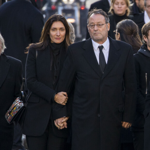 Claude Bouillon, Jean Reno et sa femme Zofia - Arrivées des personnalités en l'église de La Madeleine pour les obsèques de Johnny Hallyday à Paris. Le 9 décembre 2017
