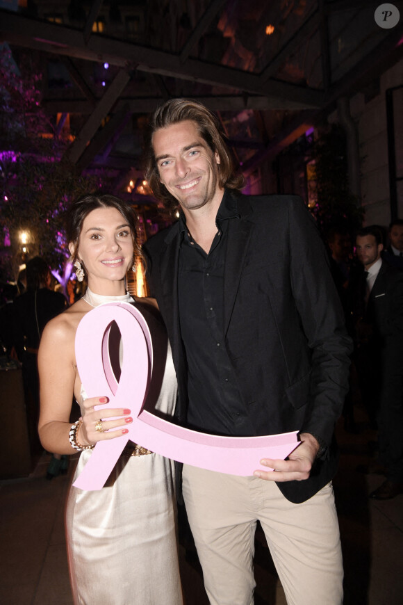 Exclusif - Camille Lacourt et sa compagne Alice Detollenaere - Hotel Peninsula poursuit son engagement dans la lutte contre le cancer du sein à l'occasion de la campagne annuelle mondiale Octobre Rose avec la soirée de gala au profit de l'association "Europa Donna France". Paris, le 29 septembre 2022 © Christophe Clovis-Rachid Bellak / Bestimage