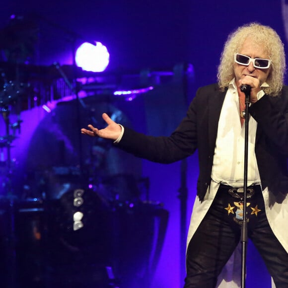 Michel Polnareff lors de son concert à la patinoire de Mériadeck à Bordeaux, France, le 30 novembre 2016. © Patrick Bernard-Quentin Salinier/Bestimage.